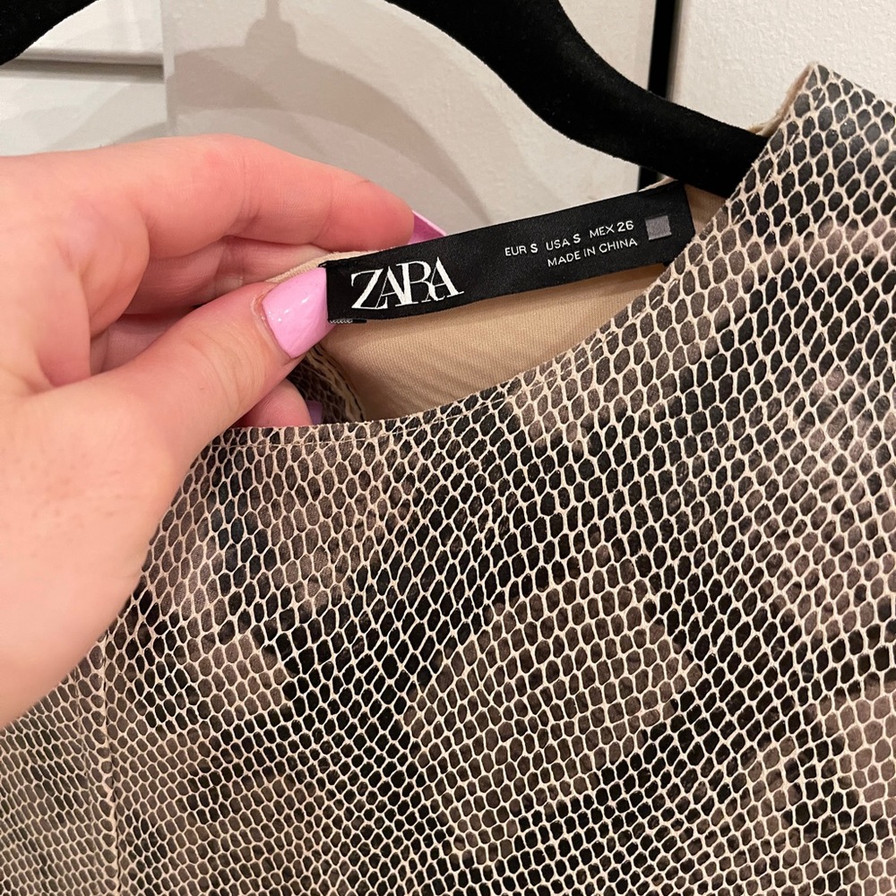 Zara Leathertop👚